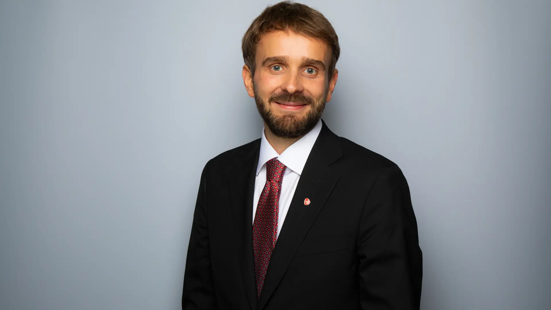 /media/nfqayve1/jan-christian-vestre-ntb-smk-10.jpg?width=1920&height=1080&format=webp&v=1da6fa69edc1a50